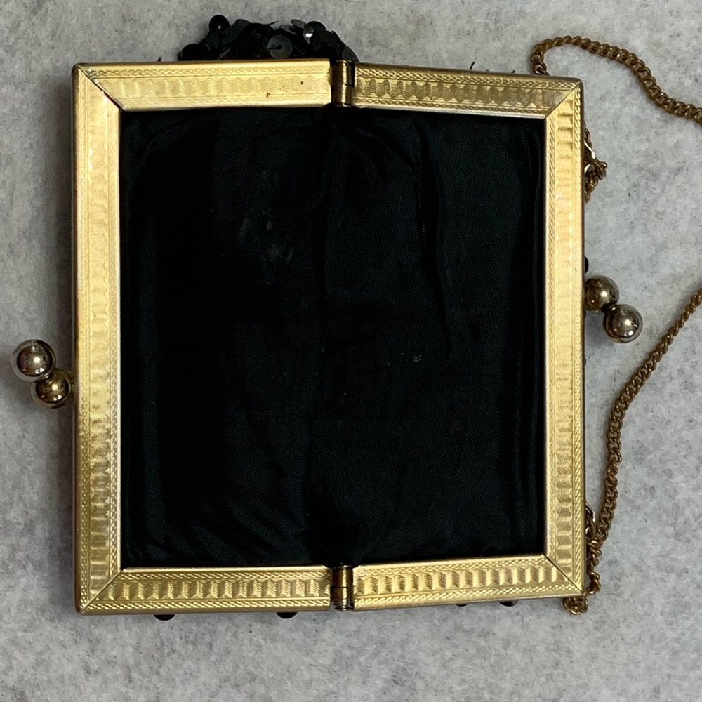 VINTAGE BLACK SEQUINED MINI KISSLOCK PURSE W/ CHAIN HANDLE - Picture 2 of 7
